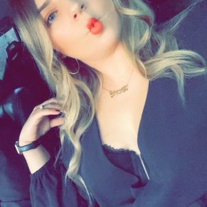 Meet your Posher, Alexandra